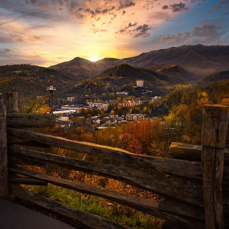 Suite Sensations, Hot Tub, Pool Table, 1089 Free Tickets Each Paid Day, Dollywood And More Pigeon Forge Eksteriør billede