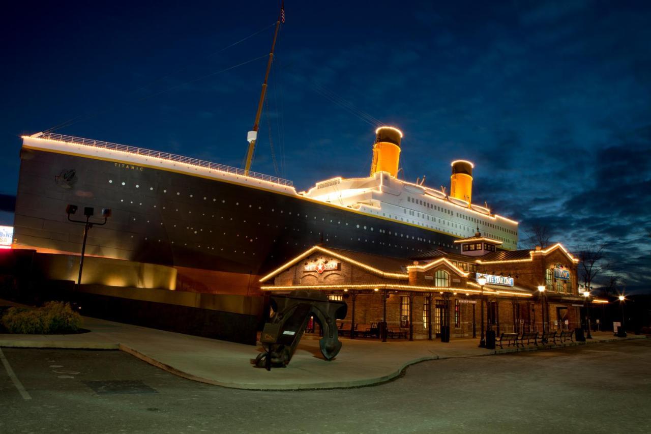 Suite Sensations, Hot Tub, Pool Table, 1089 Free Tickets Each Paid Day, Dollywood And More Pigeon Forge Eksteriør billede