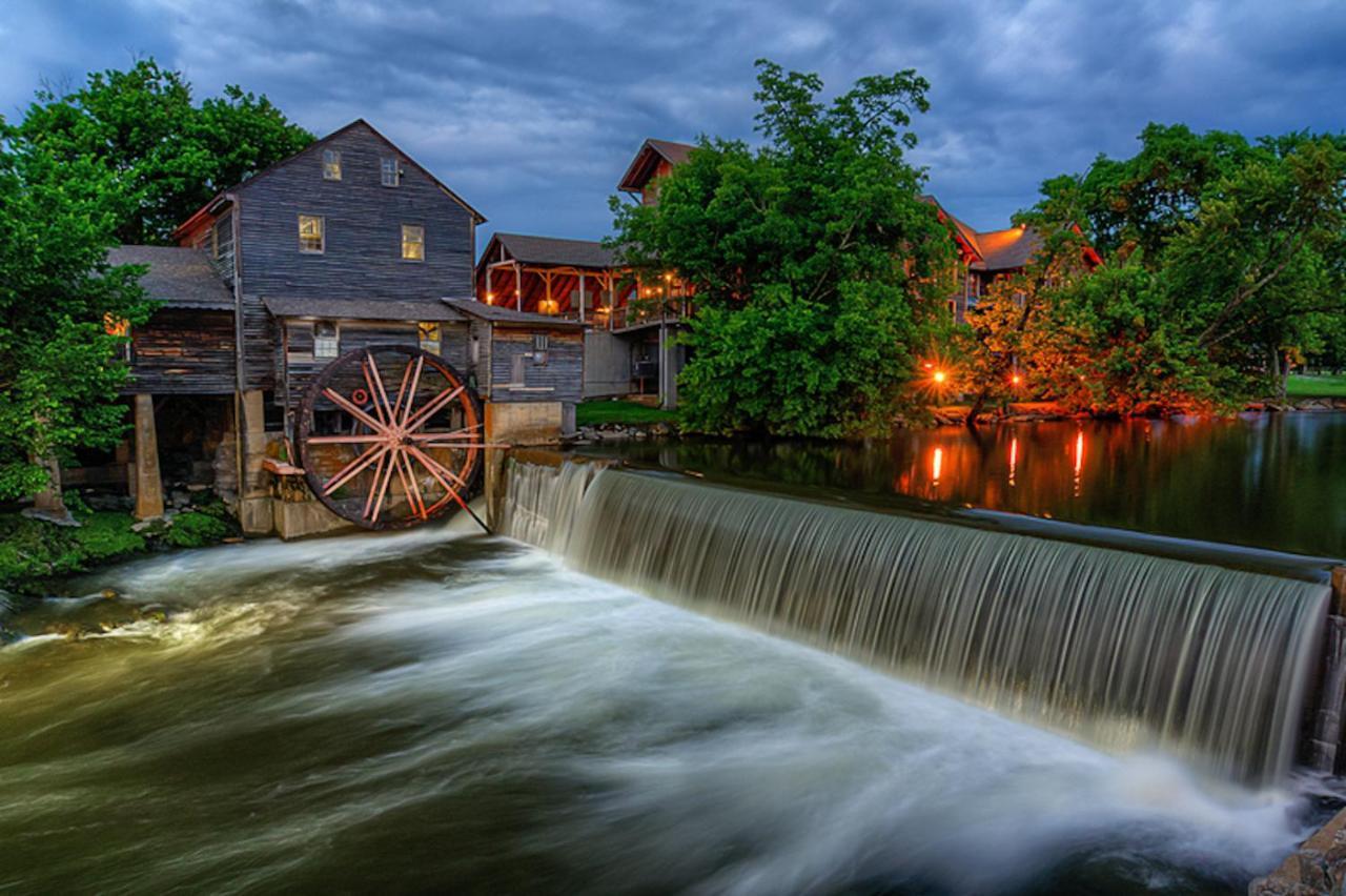 Suite Sensations, Hot Tub, Pool Table, 1089 Free Tickets Each Paid Day, Dollywood And More Pigeon Forge Eksteriør billede