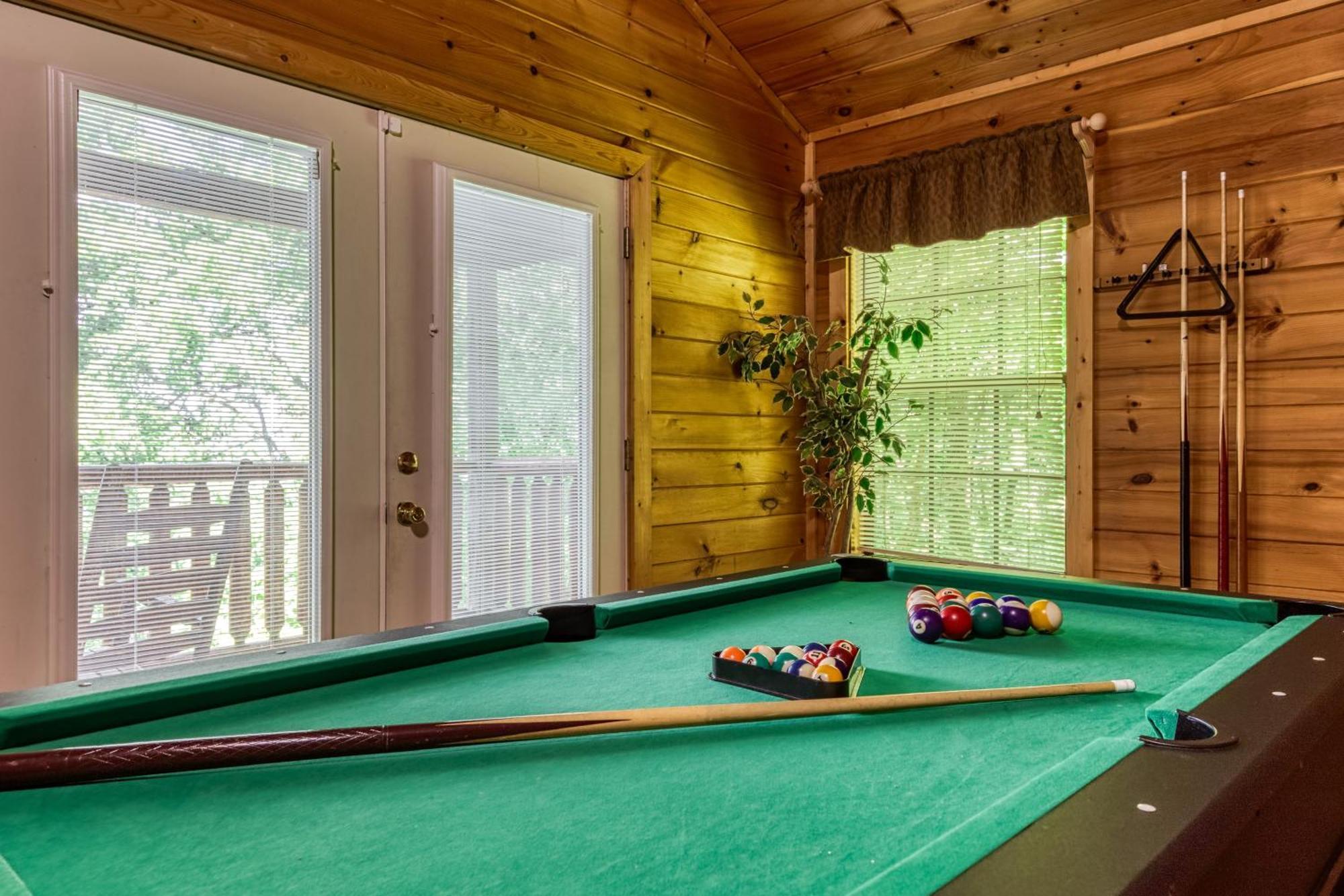 Suite Sensations, Hot Tub, Pool Table, 1089 Free Tickets Each Paid Day, Dollywood And More Pigeon Forge Eksteriør billede