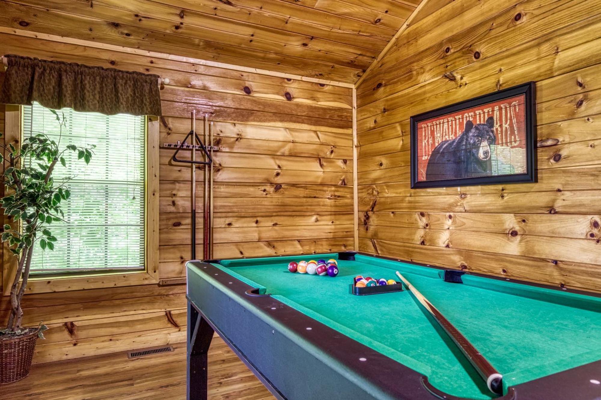 Suite Sensations, Hot Tub, Pool Table, 1089 Free Tickets Each Paid Day, Dollywood And More Pigeon Forge Eksteriør billede