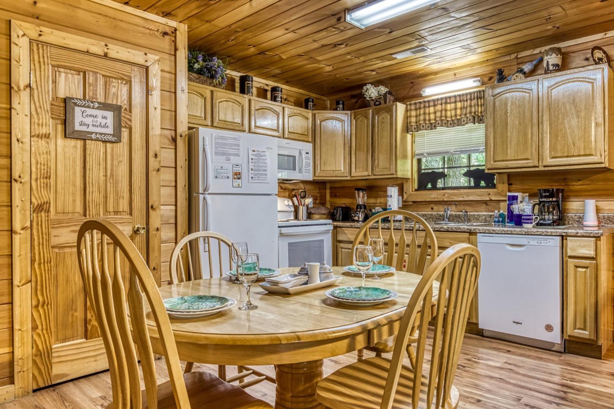 Suite Sensations, Hot Tub, Pool Table, 1089 Free Tickets Each Paid Day, Dollywood And More Pigeon Forge Eksteriør billede