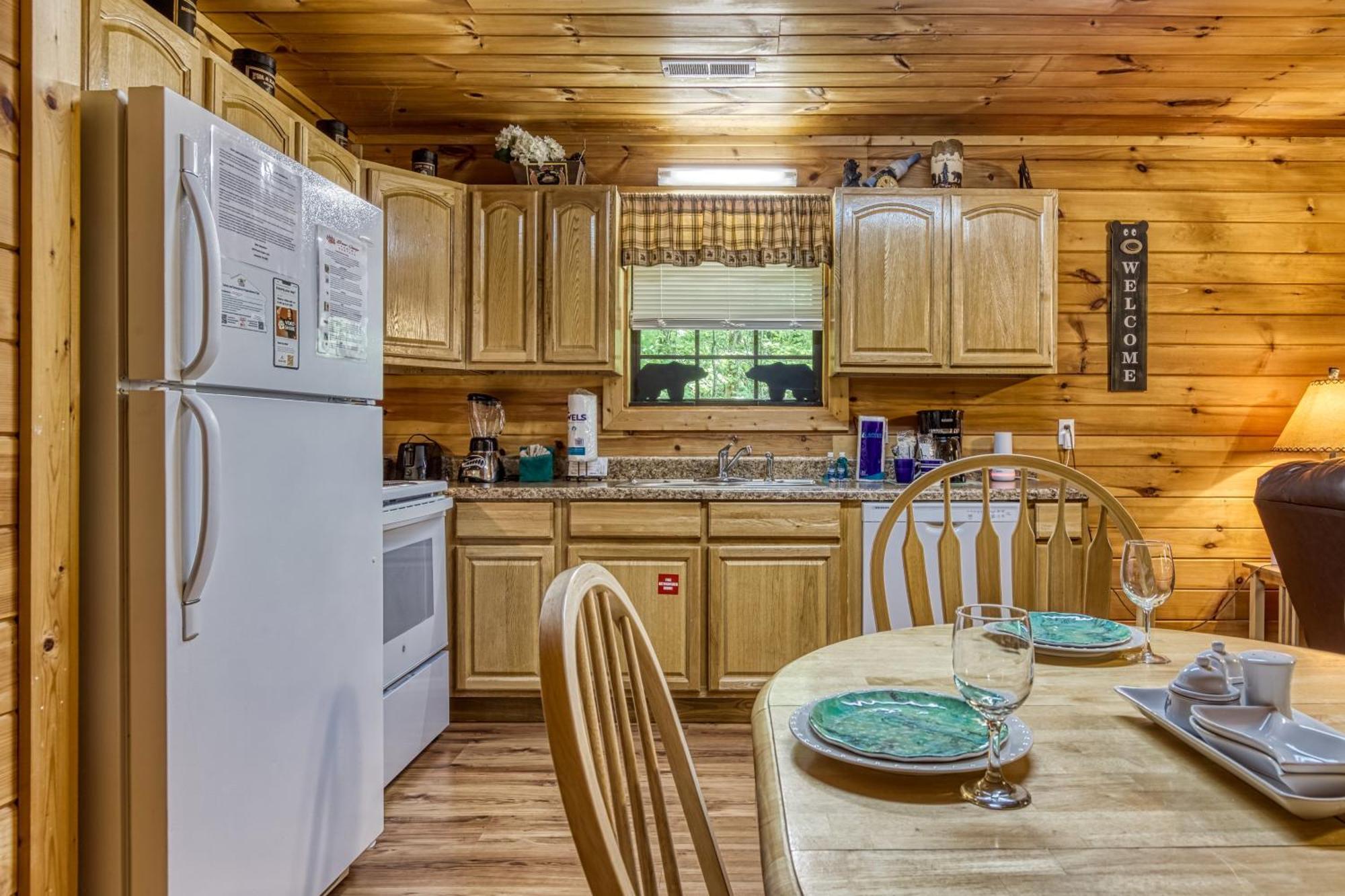 Suite Sensations, Hot Tub, Pool Table, 1089 Free Tickets Each Paid Day, Dollywood And More Pigeon Forge Eksteriør billede